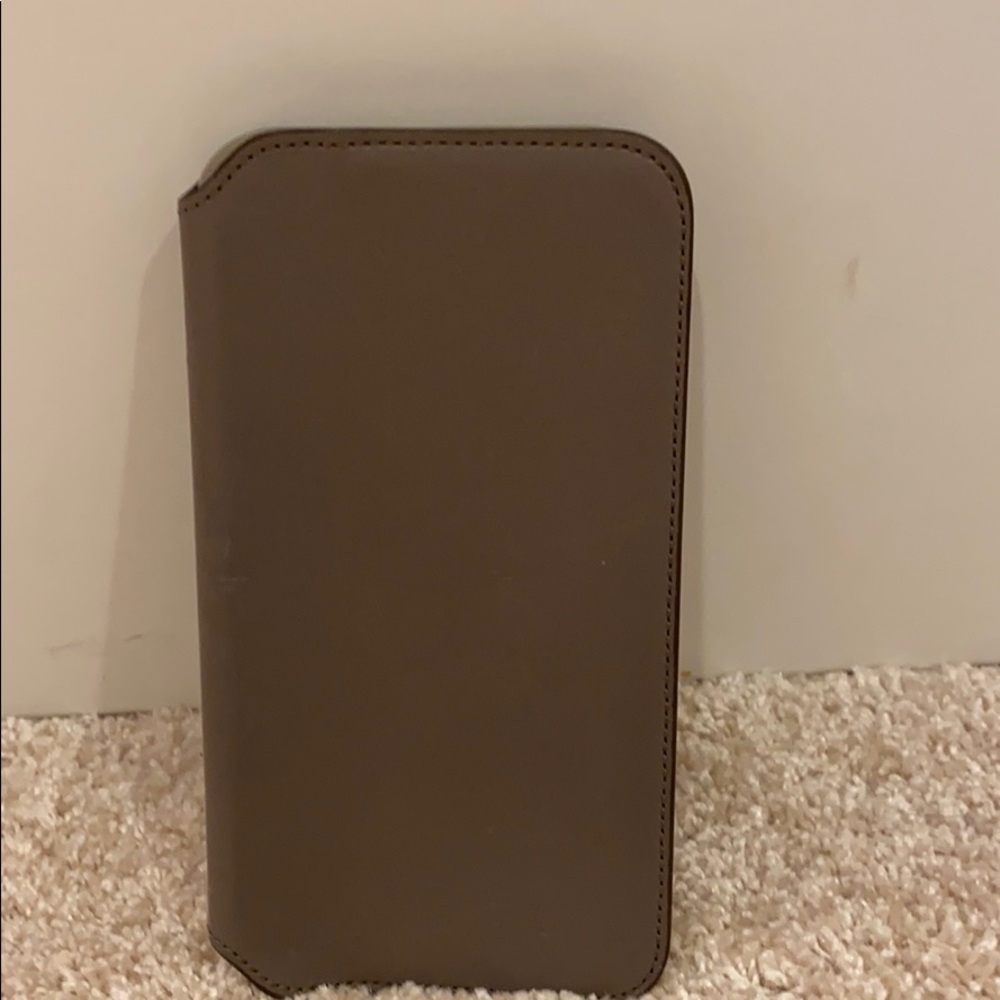 iPhone case - Picture 2 of 3